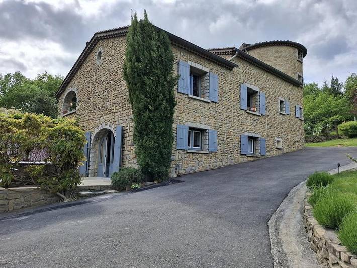 Maison de vacances pour 7 personnes, avec piscine et jacuzzi ainsi que sauna et jardin