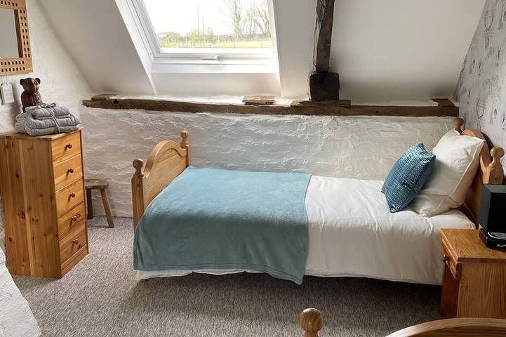 Location de vacances pour 6 personnes, avec terrasse et jardin à Gavray - 4