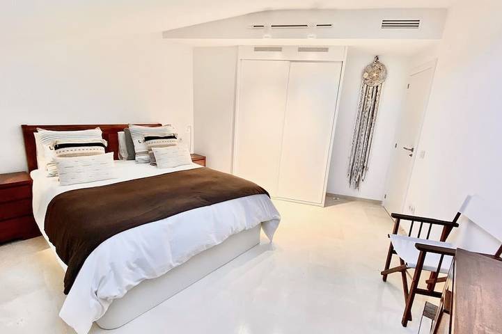Appartement entier, Appartement de luxe avec vue magnifique sur la mer de la baie de Javea à proximité des services et des plages in Jávea, Costa Blanca