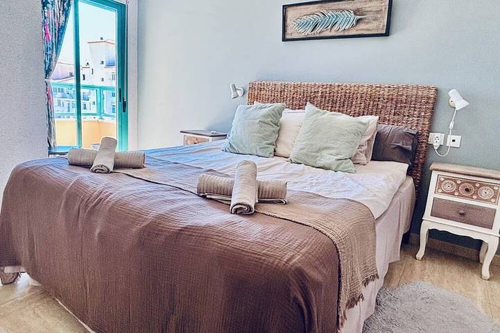 Entire apartment, Beautiful floor with two bedrooms and large private roof terrace in Torre del Mar, Vélez-Málaga