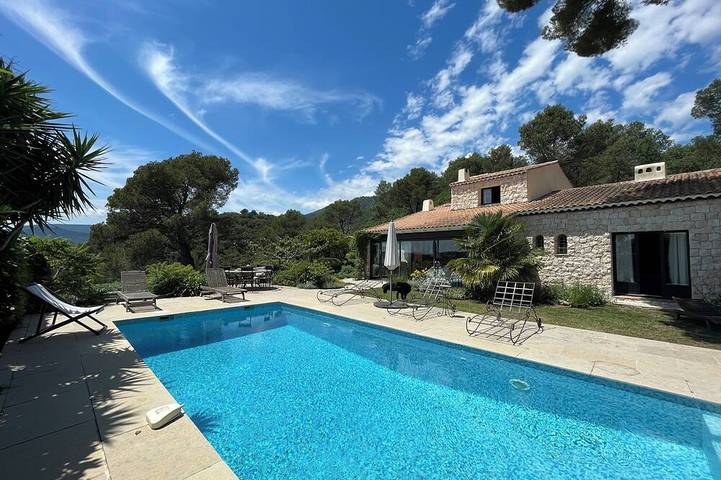 Villa pour 7 personnes, avec terrasse et jardin à Tourrettes-sur-Loup