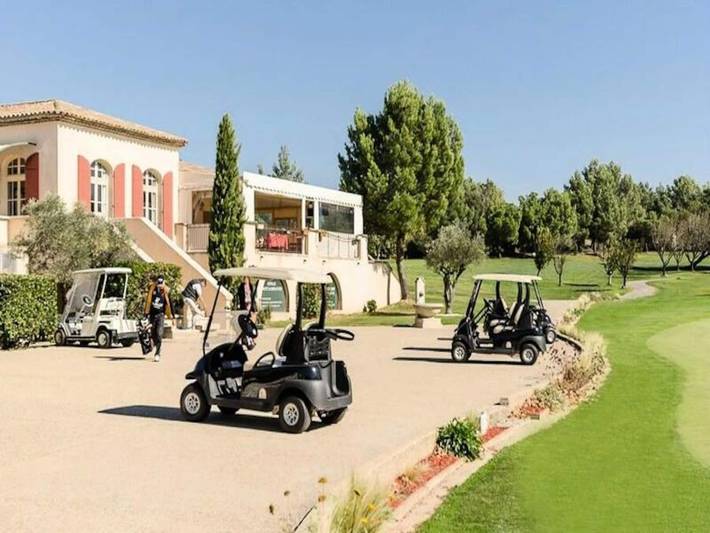 Gîte pour 5 personnes, avec piscine, adapté aux familles dans Golf de Pont Royal - 4