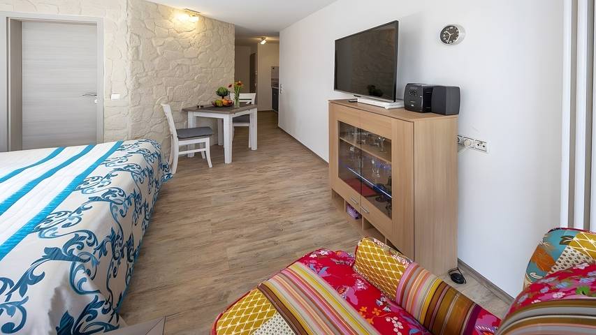 Ferienwohnung für 2 Personen, mit Whirlpool und Garten sowie Sauna und Seeblick in der Eifel - 3