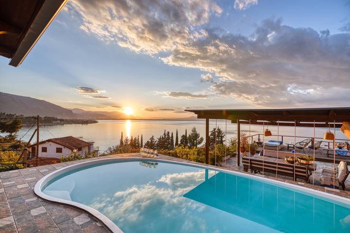 Villa pour 10 personnes, avec Balcon/Terrasse et Jardin ainsi que Vue et Vue sur le lac