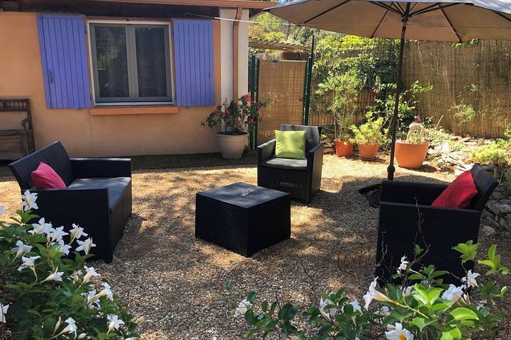 Appartement de vacances pour 2 personnes, avec Terrasse et Jardin à Nîmes