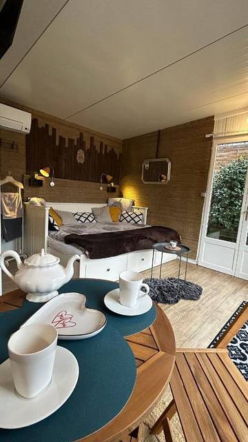 Gîte pour 2 personnes, avec jardin ainsi que balcon et jacuzzi à Voglans