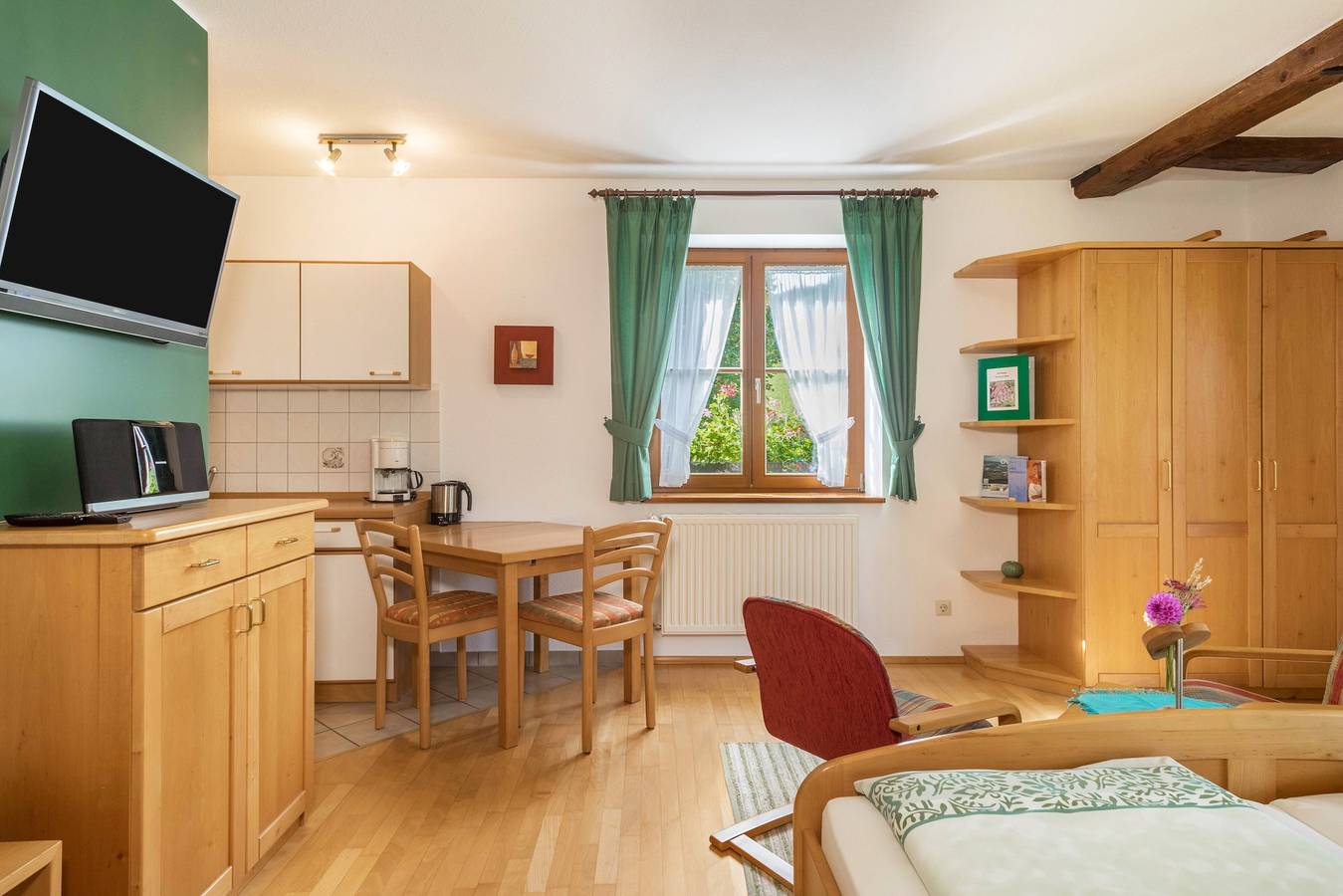 Ganze Wohnung, Ferienwohnung "Risthof 2" mit gemeinschaftlichem Garten, Sauna und Spielplatz in Owingen, Region Bodensee-Oberschwaben