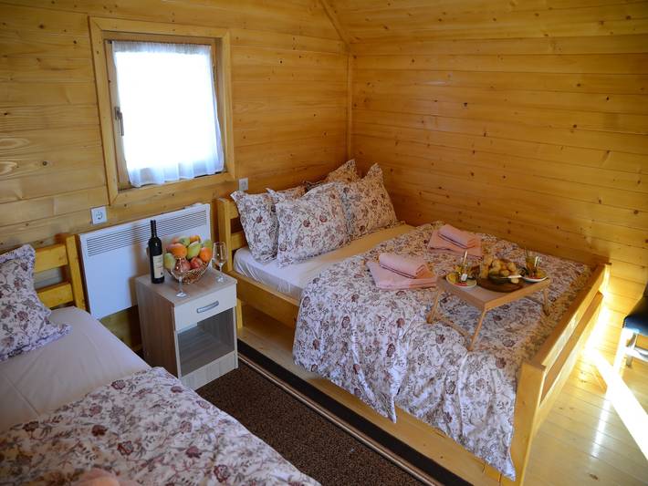 Bungalow für 6 Personen, mit Garten, kinderfreundlich in Montenegro - 2