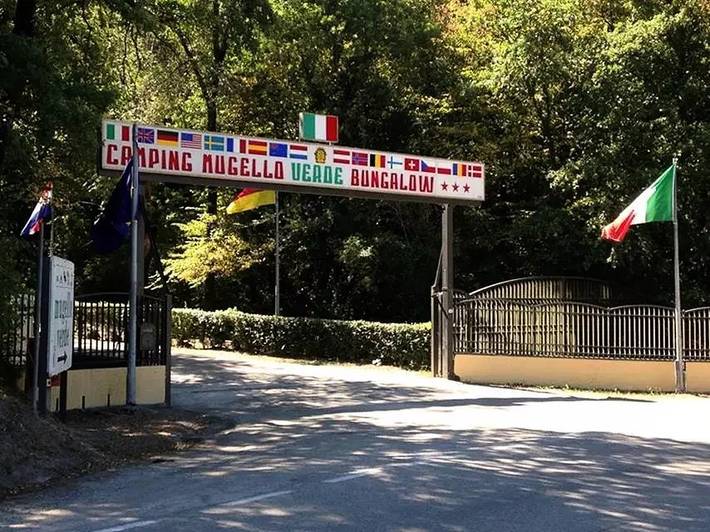 Camping per 2 persone, con terrazza, con animali domestici in Firenze province