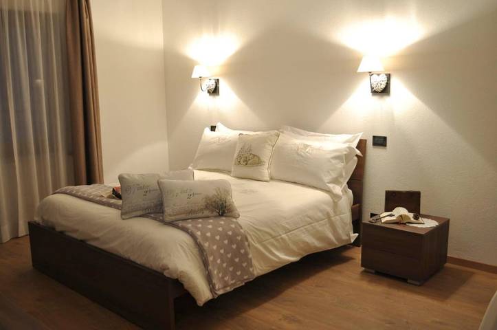 Location de vacances pour 3 personnes, avec terrasse ainsi que vue et vue sur le lac à Bionaz