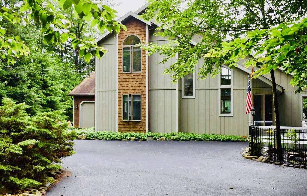 Haus am Seeufer: Kamin, 4-Jahreszeiten-Zimmer mit Seeblick - familien- und haustierfreundlich! in Blakeslee, Monroe County (PA)