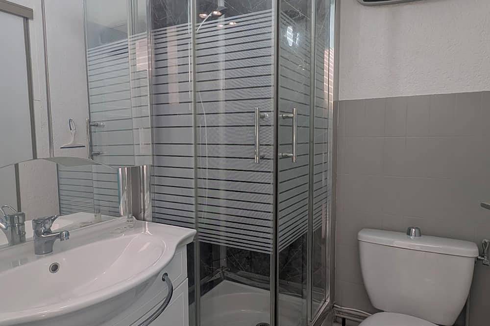 Ganze Wohnung, Wohnung mit Pool, 150 Meter vom Meer entfernt in Bandol, Mittelmeerküste (Frankreich)
