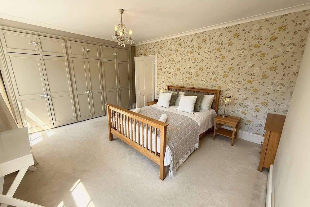 Springfield by Newfo dot  rest in Milford-on-Sea, New Forest