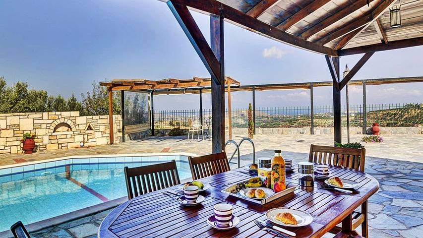 Ferienhaus für 11 Personen, mit Pool und Garten