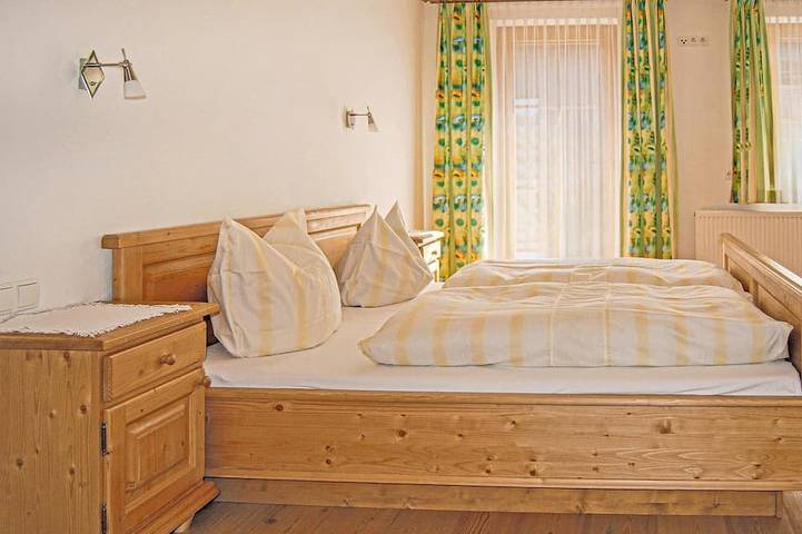 Ganze Wohnung, Wunderschoene Ferienwohnung in Hainzenberg, Zillertaler Alpen