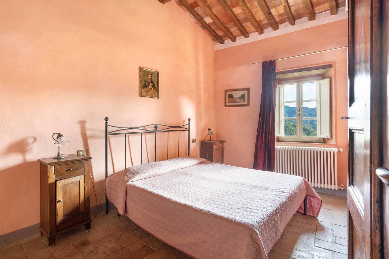 Ganze Wohnung, Ferienwohnung 'Il Duca' mit Gemeinschaftspool und Gemeinschaftsgarten in Massarosa, Italienische Riviera