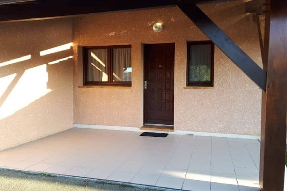 Appartement entier, Les Genêts (T2 duplex) avec piscine in Eugénie-les-Bains, Landes