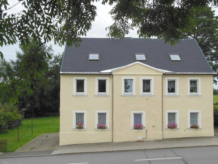 Ferienwohnung für 4 Personen, mit Terrasse und Garten sowie Ausblick