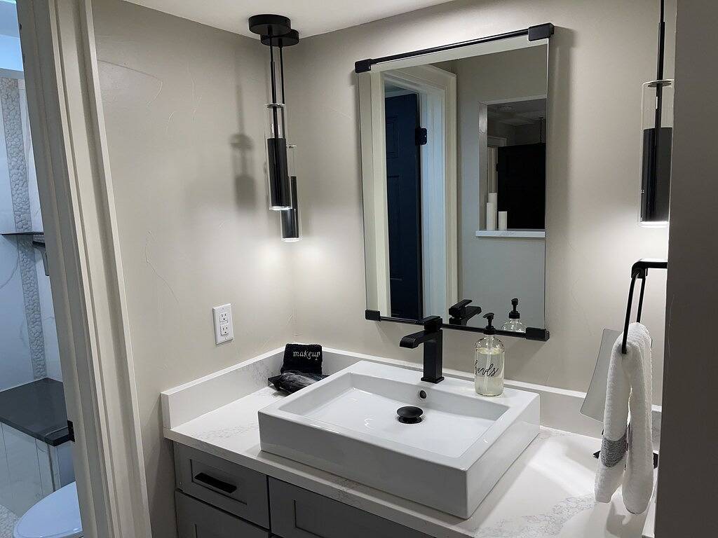 Ganze Wohnung, Modern Basement Studio with Private Entrance in Centennial, Arapahoe County