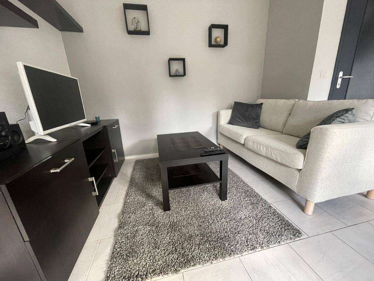 Appartement entier, One-Bedroom Apartment in Luxeuil-les-Bains, Haute-Saône