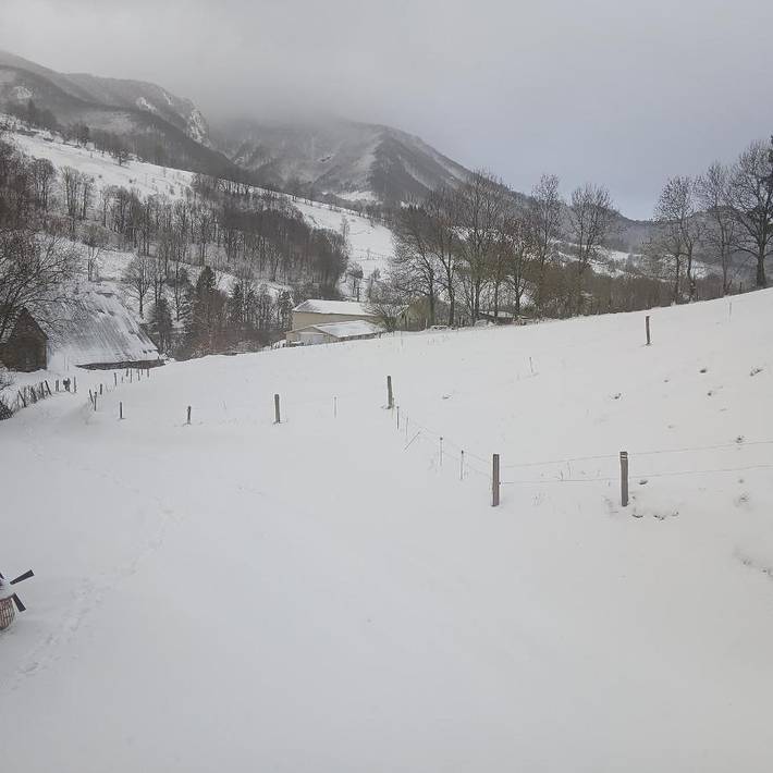 Gîte pour 3 personnes, avec vue et jardin à Mandailles-Saint-Julien - 2
