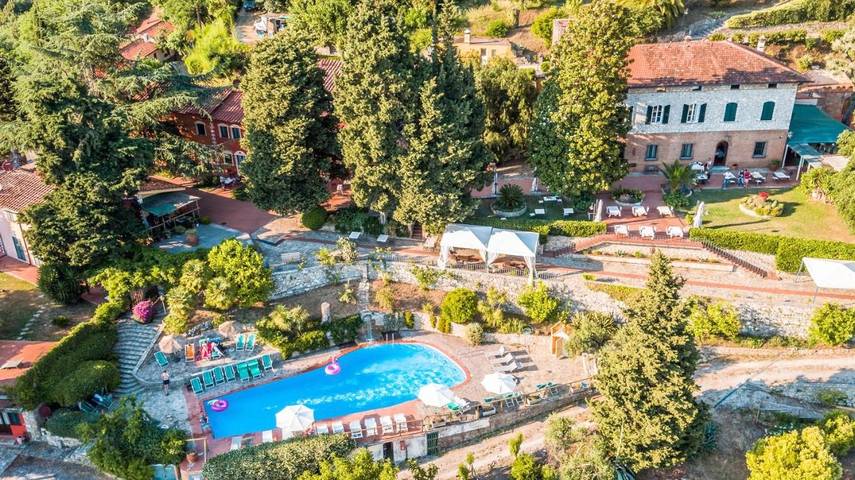 Location de vacances pour 6 personnes, avec vue ainsi que jardin et piscine, animaux acceptés à San Giuliano Terme