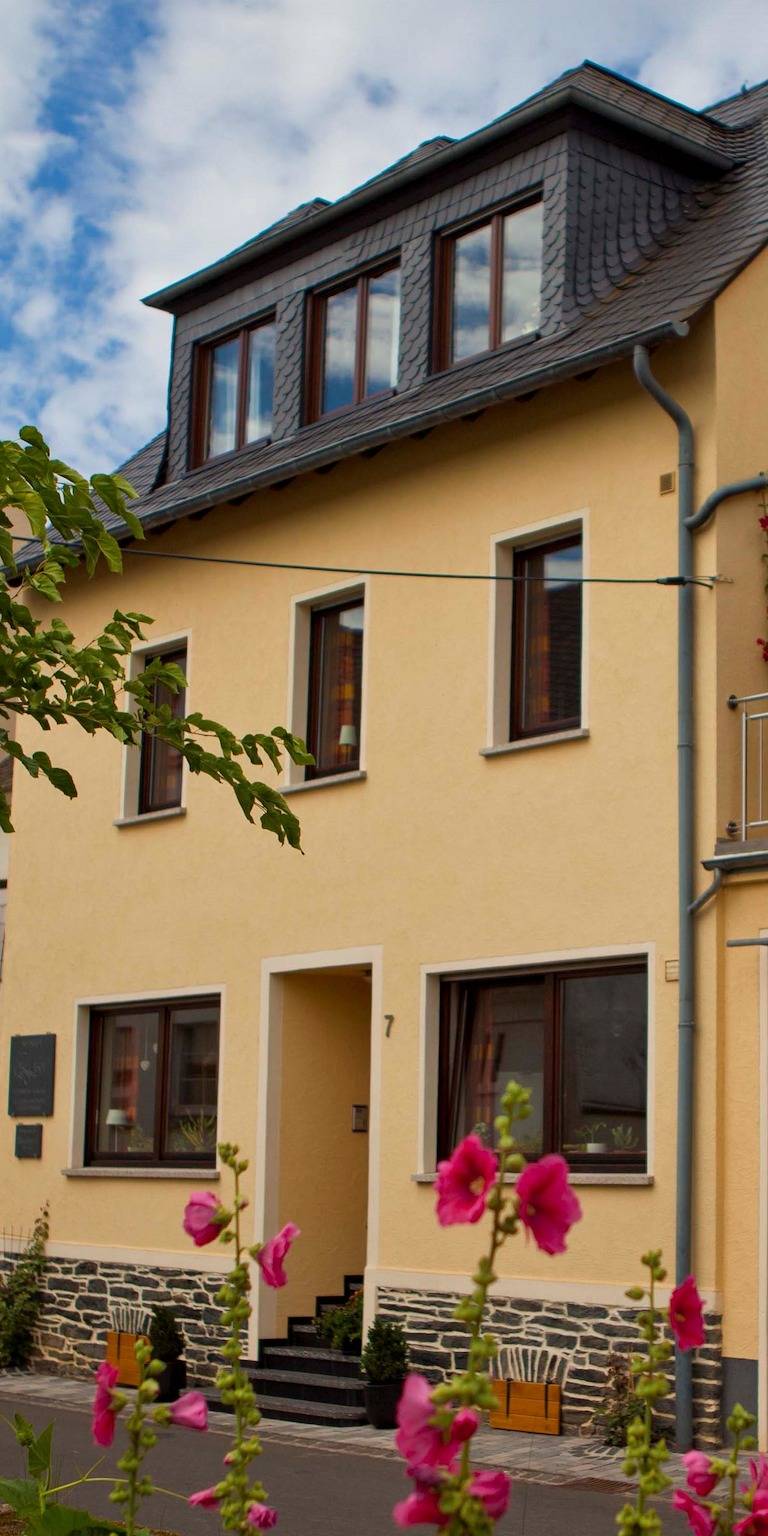 Ganze Ferienwohnung, Gästehaus Eva Falkenburg in Kesten, Bernkastel-Kues & Umgebung