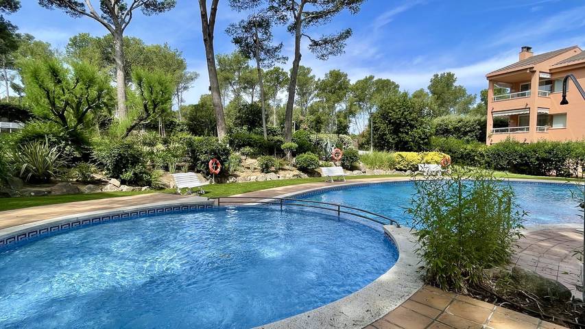 Ferienwohnung für 6 Personen, mit Kinderpool und Terrasse in Pals