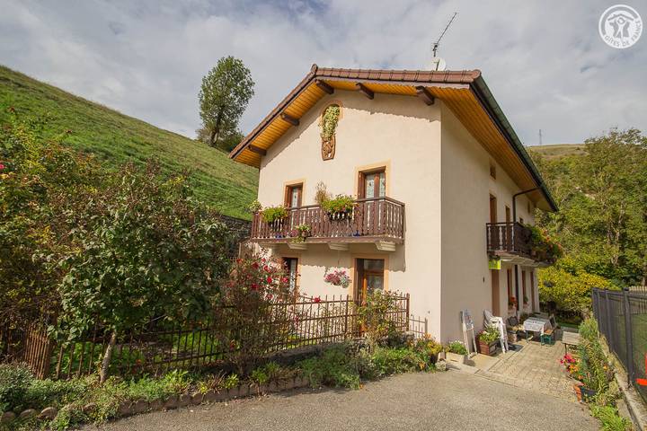 Gîte pour 6 personnes, avec terrasse et jardin, animaux acceptés
