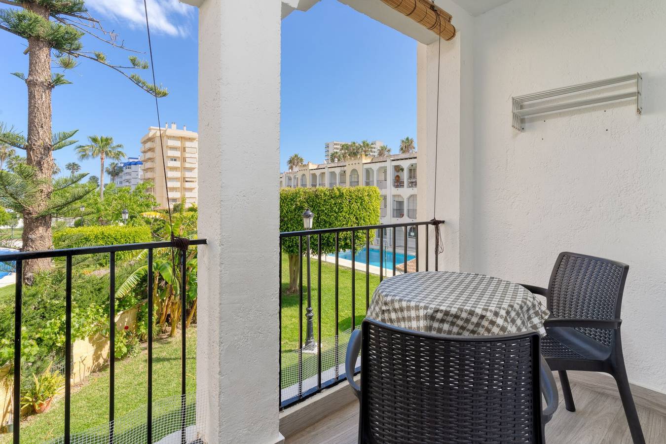 Appartement entier, Appartement 'Benalmadena 2' avec vue sur la mer, Wi-Fi et climatisation in Benalmádena Costa, Benalmádena