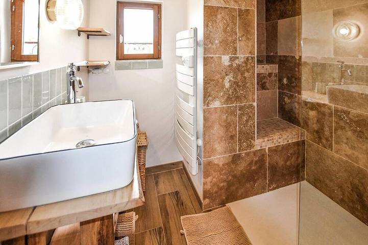 Location de vacances pour 5 personnes, avec jardin à Saint-Trinit - 3