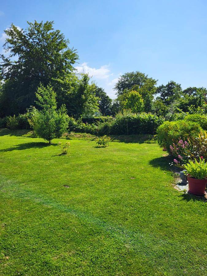 Location de vacances pour 6 personnes, avec jardin et vue dans Couville - 4