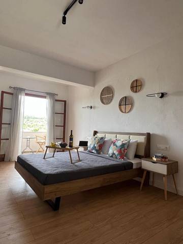 Gîte pour 2 personnes, avec balcon ainsi que jardin et vue dans Skiathos