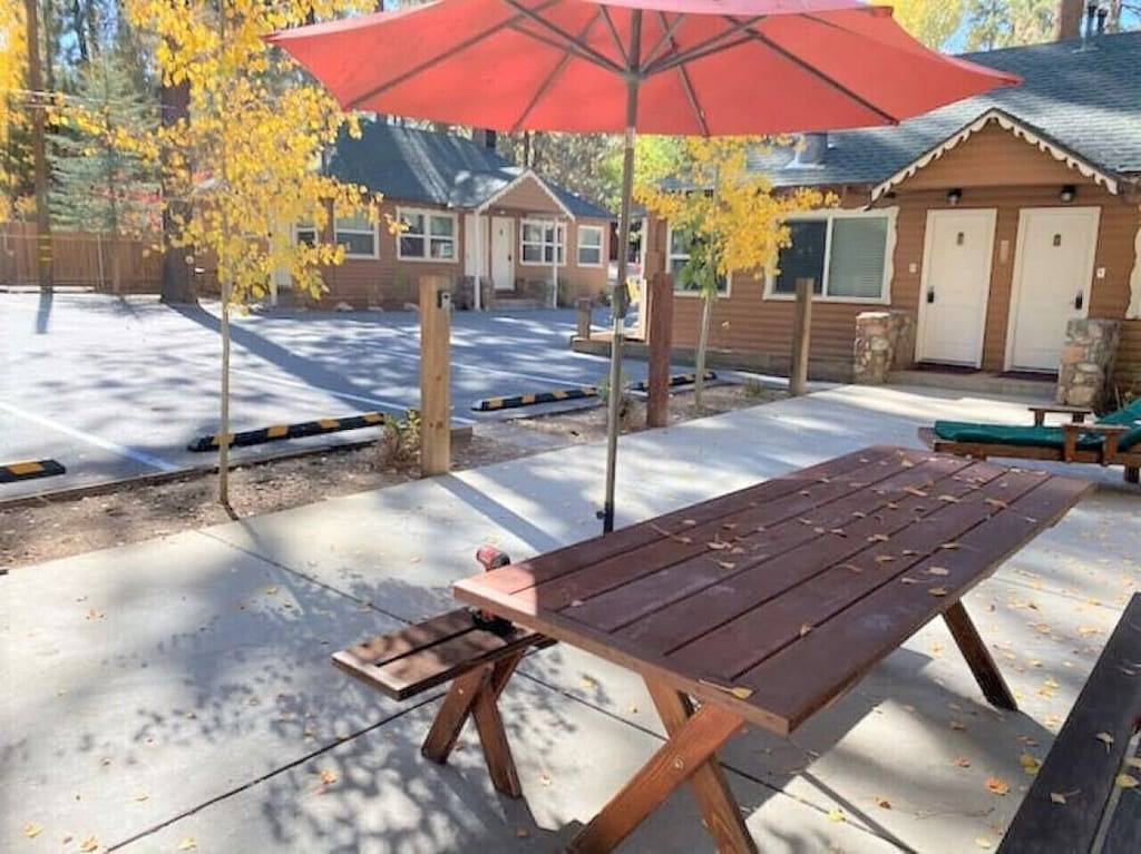 Charming Timber Haven Lodge (1Brm-4guest) Cabin #4 in Big Bear Lake, San Bernardino County