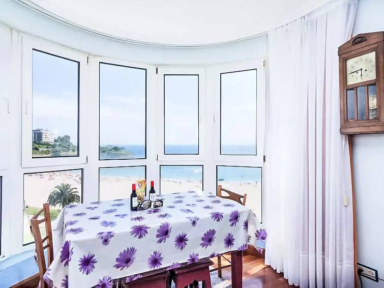 Entire apartment, 3 Pièces 4 Personnes in Castro-Urdiales, Cantabrian Coast