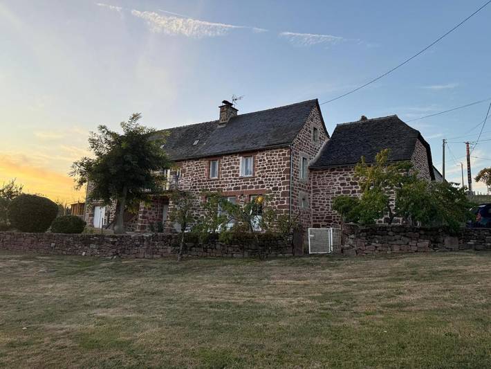 Cottage pour 2 personnes, avec jardin ainsi que terrasse et vue à Rodelle