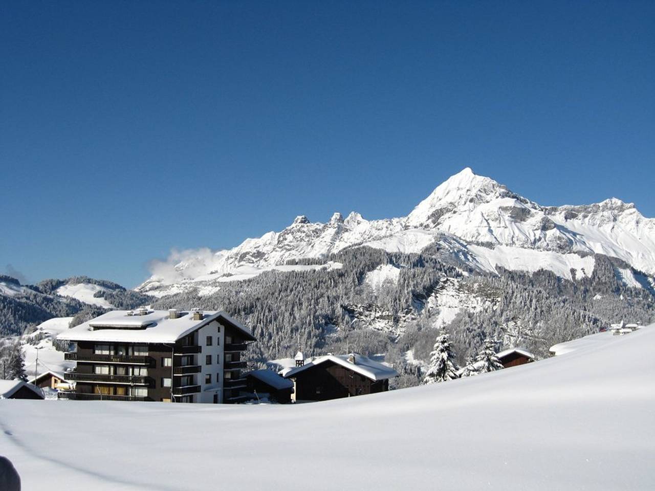 Entire apartment, Cozy apartment near slopes with parking in Crest-Voland in Cohennoz, Albertville region