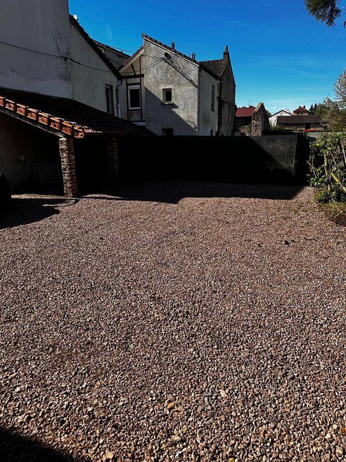 Location de vacances pour 6 personnes, avec terrasse et jardin à Montchanin - 2