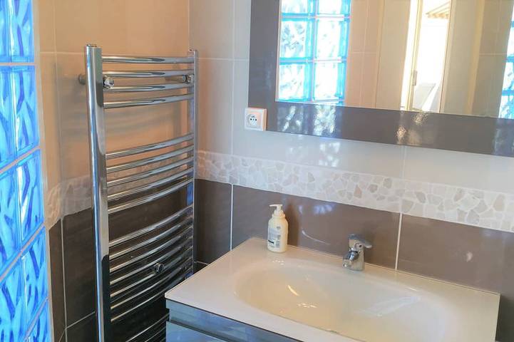 Ganze Wohnung, Schöne Studio-Dachterrasse Panoramablick Full Center 3 min Strand in Juan-les-Pins, Antibes