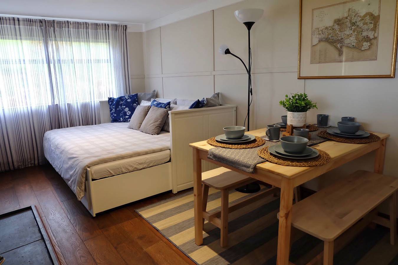 1 Bed Cabin - Sleeps 2 - 15 mins from Lyme Regis in Dorset