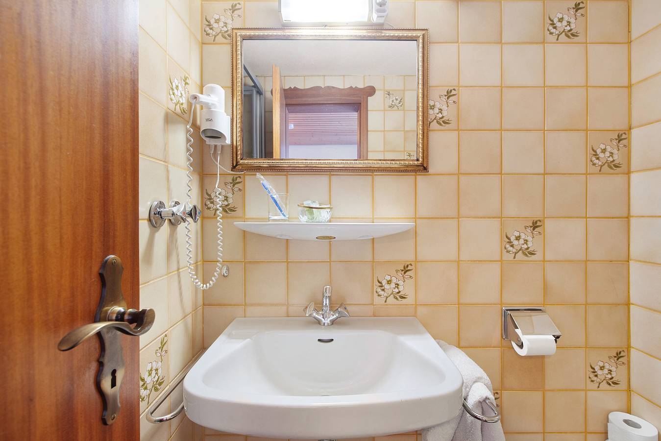 Hotel Bären- drei Sterne: Einzelzimmer 11 / inkl. Frühstück/ 1 Person / Wifi in Bernau im Schwarzwald, Südschwarzwald