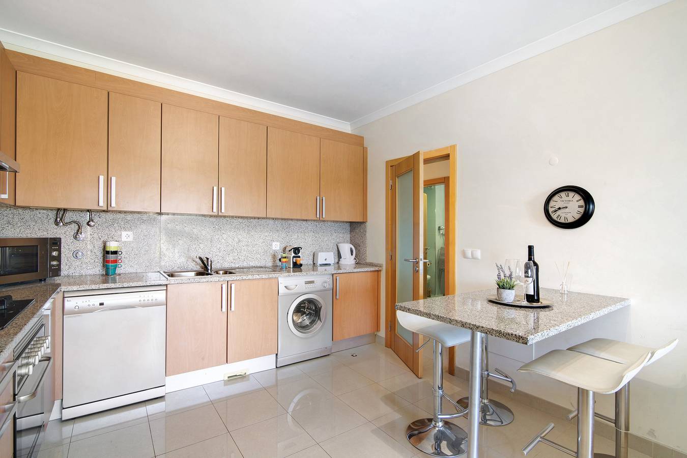 Entire apartment, Apartment 'Loft 39' with Shared Pool, Shared Garden and Wi-Fi in Albufeira, Faro District