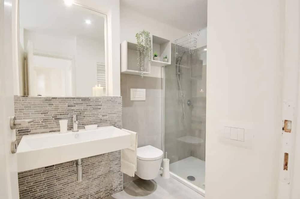 Appartamento intero, Villa apartment with private pool, Amazing sunsets, 7-8 min by foot to beach. in Castiglione della Pescaia, Provincia di Grosseto