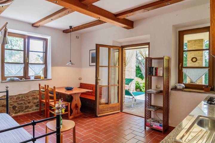 Appartamento intero, Appartamento "Casa Le Basse - Giuncarico" con terrazza privata e Wi-Fi in Gavorrano, Provincia di Grosseto