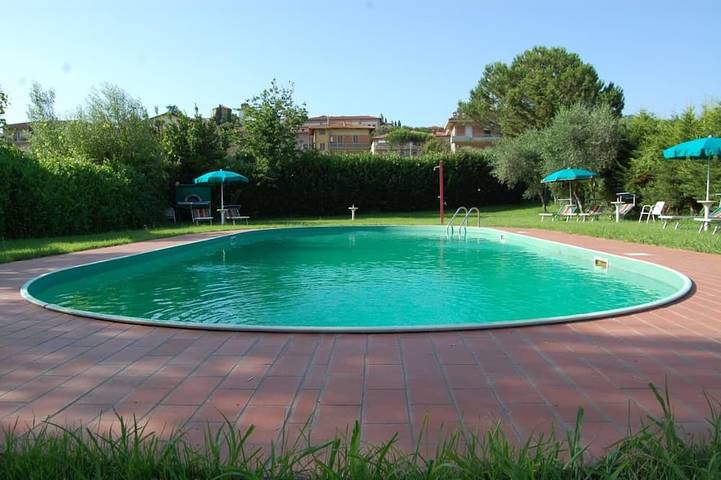 Apartamento de vacaciones para 4 personas, con piscina y jardín - 1