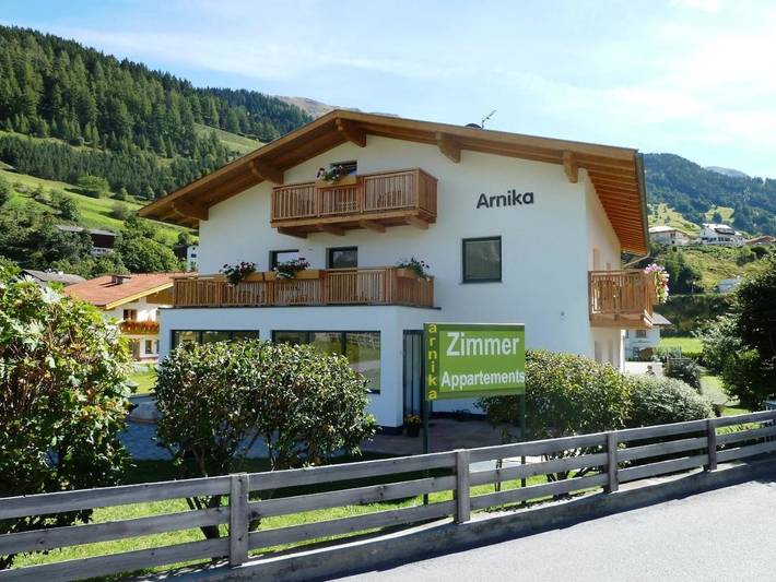 BnB für 2 Personen, mit Ausblick und Garten in Nauders