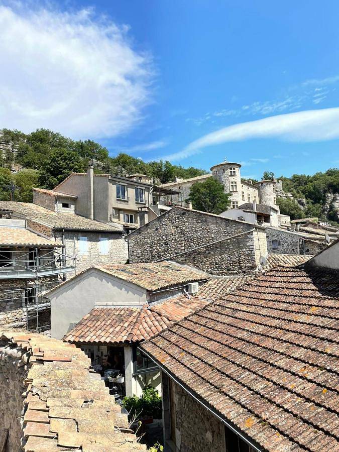 Location de vacances pour 2 personnes, avec terrasse et vue à Vogüé - 4
