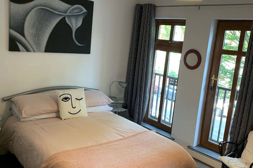 Schönes 4 Schlafzimmerreihenhaus im mit einem Gatter geversehenen Hof nahe Stadtzentrum in Belfast, Grafschaft Antrim