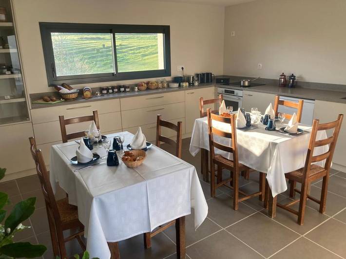 Gîte pour 3 personnes, avec vue et jardin, animaux acceptés à Chantemerle-les-Blés - 2
