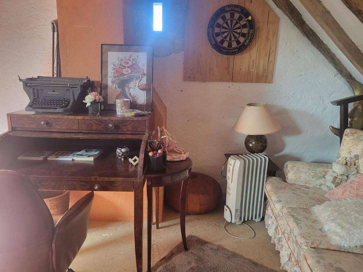 Appartement entier, Grand gîte de campagne capacité jusqu'à 10 personnes in Chantenay-Saint-Imbert, Nièvre